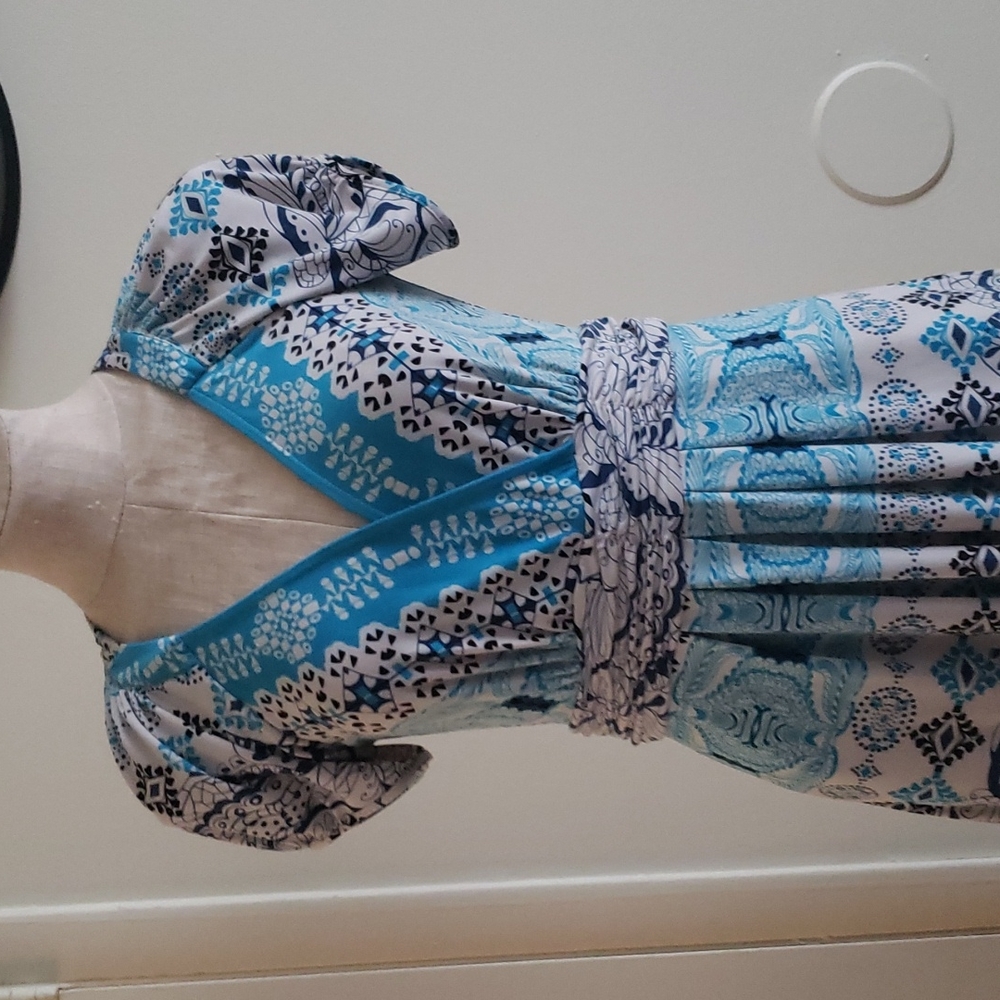 Short sleeve tunic style Blouse - Picture 2 of 6